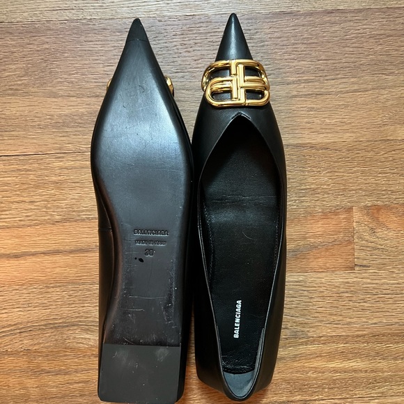 Balenciaga
Women's Black Bb Knife Leather Flats size 38 like new - Picture 4 of 8